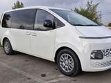 Hyundai Staria 2021 годаfor19 000 000 тг. в Алматы – фото 2