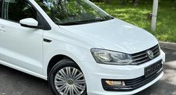 Volkswagen Polo 2019 года за 6 550 000 тг. в Алматы – фото 2