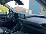 Hyundai Santa Fe 2019 года за 7 700 000 тг. в Актобе – фото 4