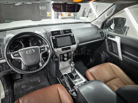 Toyota Land Cruiser Prado 2018 года за 28 200 000 тг. в Алматы – фото 15