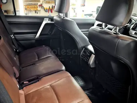 Toyota Land Cruiser Prado 2018 года за 28 200 000 тг. в Алматы – фото 21