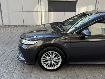 Toyota Camry 2018 года за 14 444 444 тг. в Семей – фото 4