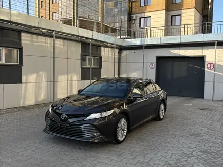 Toyota Camry 2018 года за 14 444 444 тг. в Семей – фото 3