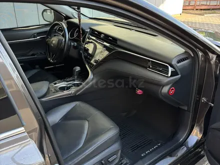 Toyota Camry 2018 года за 14 444 444 тг. в Семей – фото 6