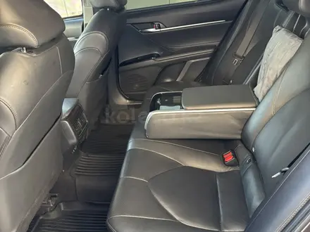 Toyota Camry 2018 года за 14 444 444 тг. в Семей – фото 8