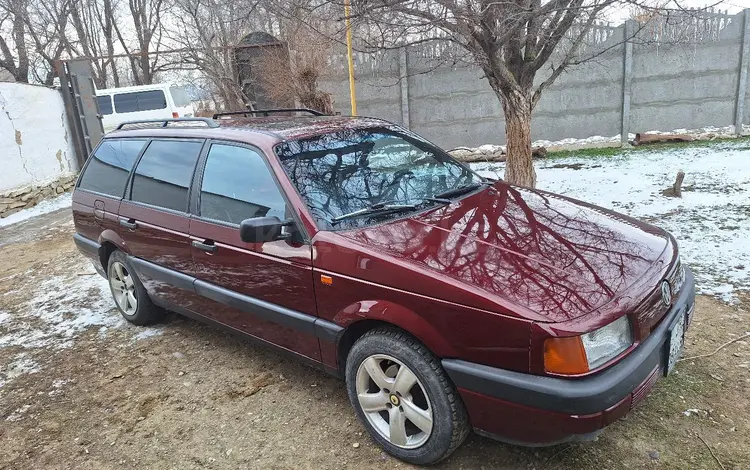 Volkswagen Passat 1991 годаfor1 700 000 тг. в Астана