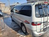 Hyundai Starex 2001 годаfor3 200 000 тг. в Шымкент – фото 3