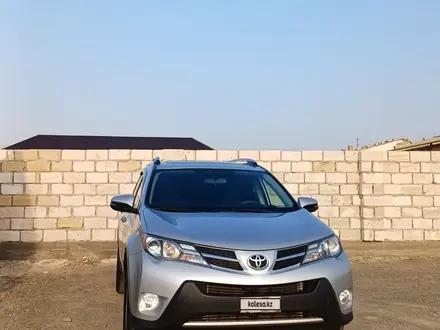 Toyota RAV4 2015 года за 7 800 000 тг. в Актау