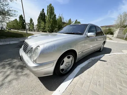 Mercedes-Benz E 280 2000 года за 4 950 000 тг. в Алматы – фото 2
