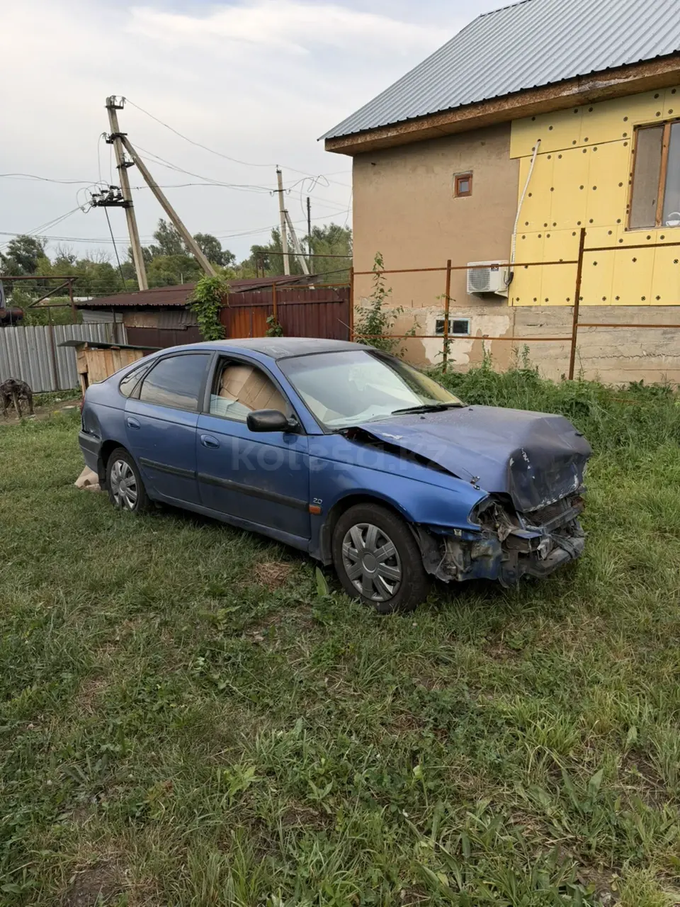 Toyota Avensis, 1999