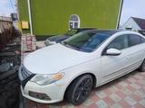 Volkswagen Passat CC 2010 года за 2 000 000 тг. в Атырау – фото 3