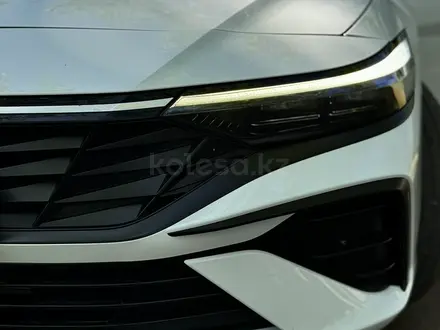 Hyundai Elantra 2024 года за 9 200 000 тг. в Караганда – фото 4