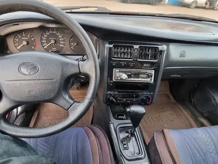 Toyota Carina E 1997 года за 1 300 000 тг. в Алматы – фото 21