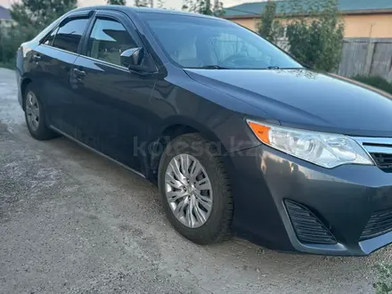 Toyota Camry 2014 года за 6 200 000 тг. в Атырау – фото 3