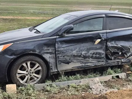 Hyundai Sonata 2012 года за 3 000 000 тг. в Актобе – фото 2