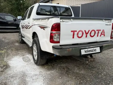 Toyota Hilux 2014 года за 7 800 000 тг. в Уральск – фото 3