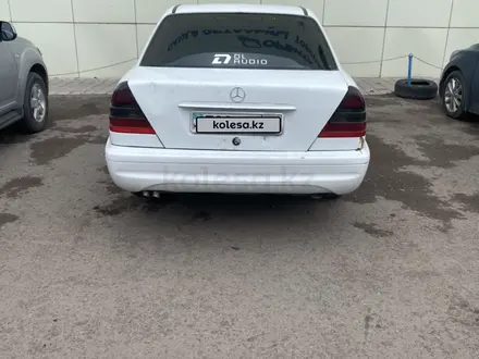 Mercedes-Benz C 200 1995 года за 1 250 000 тг. в Караганда – фото 3