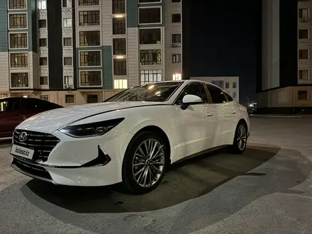 Hyundai Sonata 2023 года за 11 400 000 тг. в Атырау – фото 3