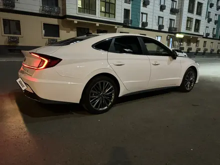 Hyundai Sonata 2023 года за 11 400 000 тг. в Атырау – фото 5