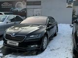 Skoda Superb 2019 года за 15 000 000 тг. в Алматы