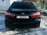 Toyota Camry 2016 года за 13 800 000 тг. в Семей – фото 3