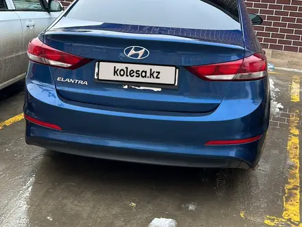 Hyundai Elantra 2018 года за 8 200 000 тг. в Семей – фото 4