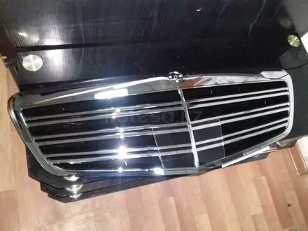 Решетка радиатора Mercedes-Benz W221 рестайлинг под дистроник 6.3 амг за 70 000 тг. в Алматы