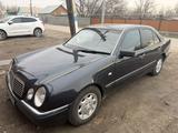 Mercedes-Benz E 240 1998 годаүшін2 150 000 тг. в Шу