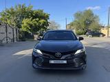 Toyota Camry 2019 года за 14 600 000 тг. в Семей