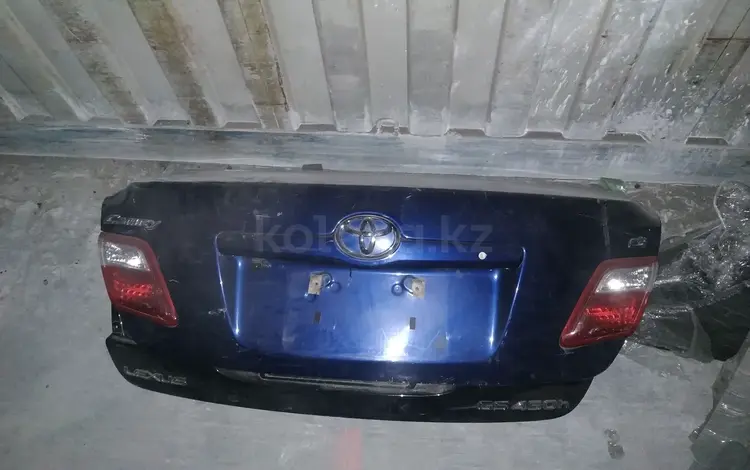 Крышка багажника Камри 40 за 1 000 тг. в Алматы