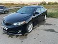 Toyota Camry 2012 года за 9 000 000 тг. в Актобе – фото 2