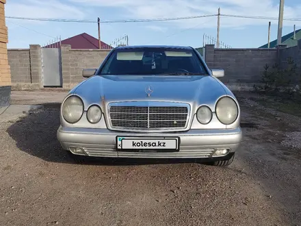 Mercedes-Benz E 230 1995 года за 2 500 000 тг. в Астана – фото 4