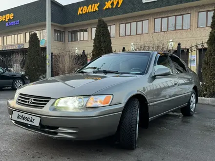 Toyota Camry 1998 года за 3 600 000 тг. в Алматы – фото 3