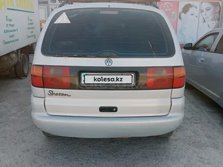 Volkswagen Sharan 1996 года за 3 100 000 тг. в Уральск – фото 14