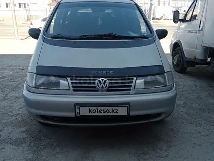 Volkswagen Sharan 1996 года за 3 100 000 тг. в Уральск