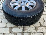 Шипованная резина с Дисками для внедорожников за 300 000 тг. в Атырау – фото 2