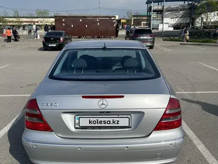 Mercedes-Benz E 320 2002 годаүшін7 450 000 тг. в Алматы – фото 17
