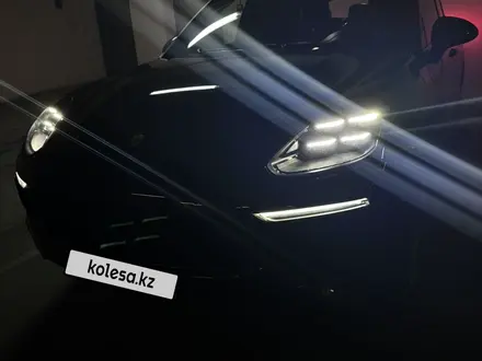 Porsche Cayenne 2015 года за 19 000 000 тг. в Астана