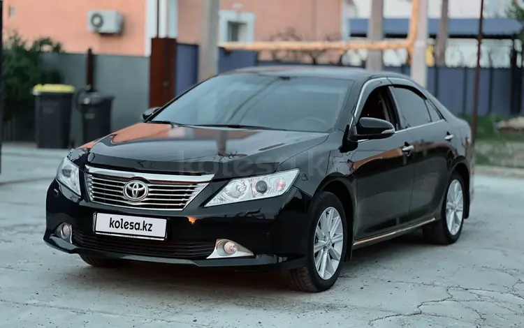 Toyota Camry 2013 года за 12 600 000 тг. в Атырау