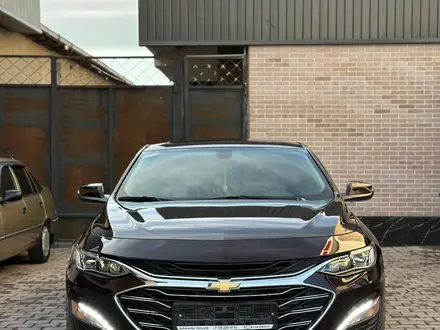 Chevrolet Malibu 2022 года за 12 500 000 тг. в Шымкент