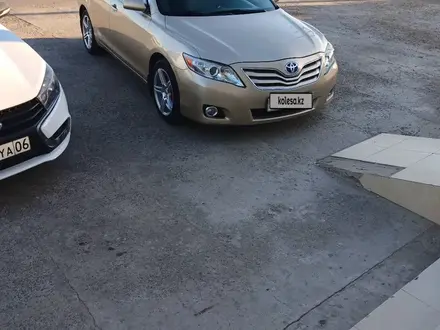 Toyota Camry 2011 года за 6 500 000 тг. в Атырау – фото 4