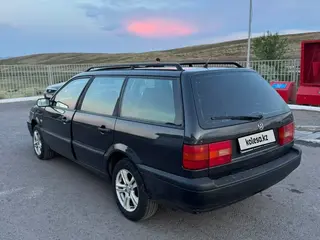 Volkswagen Passat, 1993