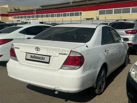 Toyota Camry 2005 года за 2 048 900 тг. в Астана – фото 3