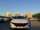 Hyundai Elantra 2022 года за 11 500 000 тг. в Караганда – фото 2