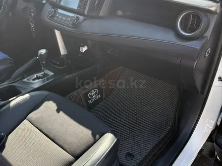 Toyota RAV4 2016 года за 10 800 000 тг. в Усть-Каменогорск – фото 10