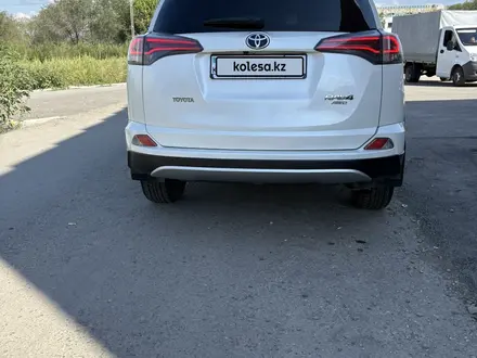 Toyota RAV4 2016 года за 10 800 000 тг. в Усть-Каменогорск – фото 2