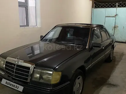 Mercedes-Benz E 230 1992 года за 1 000 000 тг. в Шымкент