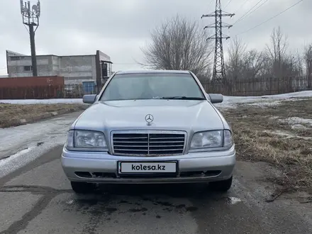 Mercedes-Benz C 180 1993 года за 1 800 000 тг. в Павлодар – фото 2