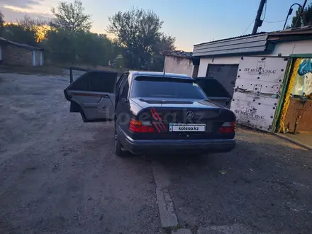 Mercedes-Benz E 230 1991 года за 2 000 006 тг. в Караганда – фото 8