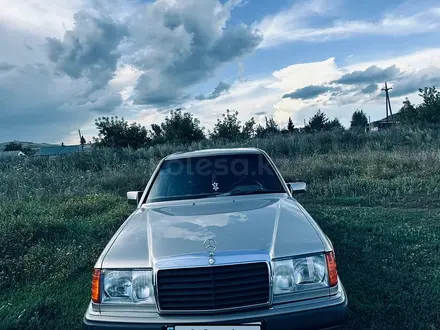 Mercedes-Benz E 230 1990 года за 2 800 000 тг. в Усть-Каменогорск